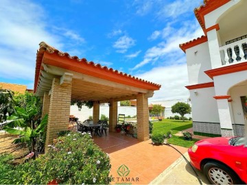 House 4 Bedrooms in María