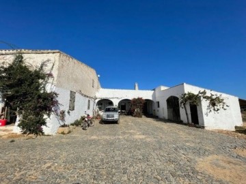 Country homes 4 Bedrooms in Cala Morell