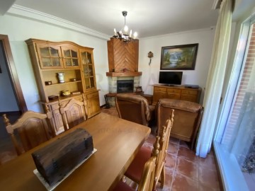 House 4 Bedrooms in Alegría-Dulantzi