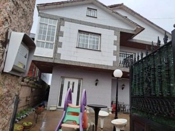 Casa o chalet 4 Habitaciones en Castrelo (Santa Cruz P.)