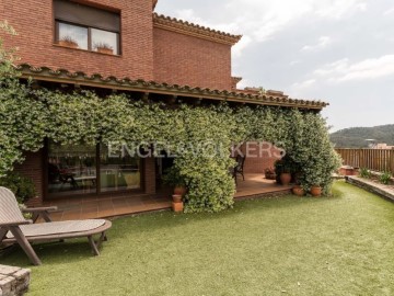 House 3 Bedrooms in Sant Iscle