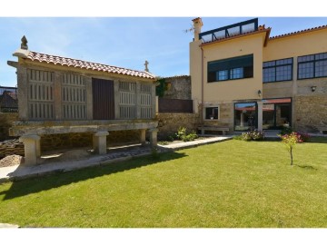 Casa o chalet 6 Habitaciones en A Guarda (Santa María P.)