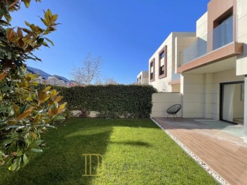 House 5 Bedrooms in El Olivar