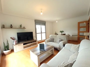 Apartment 3 Bedrooms in Lardero
