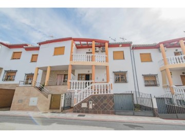 House 3 Bedrooms in Atarfe