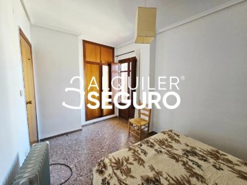 Apartment 4 Bedrooms in Mora de Rubielos