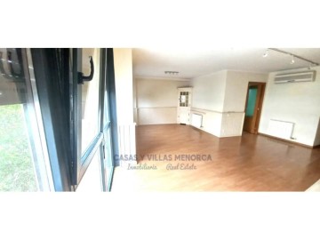 Apartment 4 Bedrooms in Carme