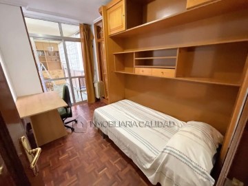 Apartment 4 Bedrooms in Burgos Centro