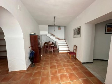 House 4 Bedrooms in Peñaflor