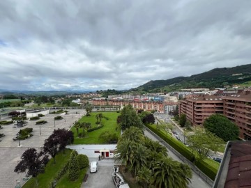 Ático 4 Habitaciones en Buenavista-Ería-Montecerrao