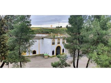 House 3 Bedrooms in Yepes