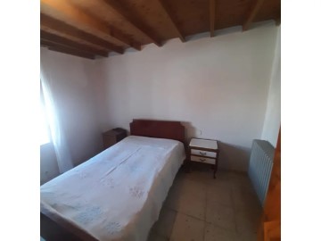 House 3 Bedrooms in Vecinos