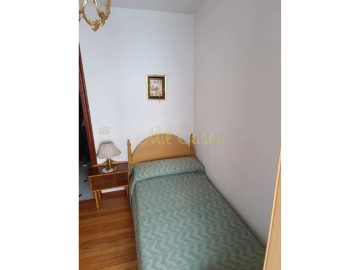 Apartment 3 Bedrooms in Obre (Santa Marina)