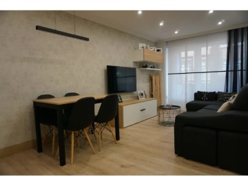 Apartment 3 Bedrooms in Centro - Ariz - Uribarri