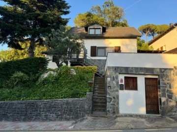 Maison 3 Chambres à Vallgorguina