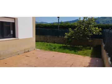 House 3 Bedrooms in Lombera