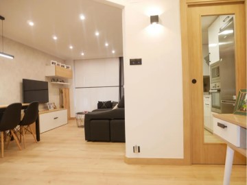 Apartment 3 Bedrooms in Centro - Ariz - Uribarri