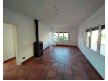 House 3 Bedrooms in Begues