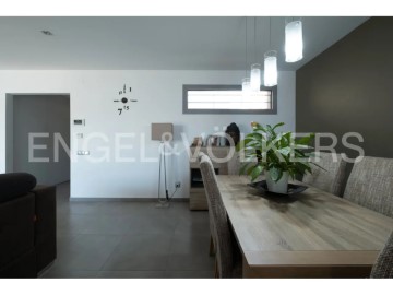 House 4 Bedrooms in Albatàrrec