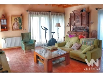 House 4 Bedrooms in Cabezón de Pisuerga