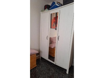 Apartment 3 Bedrooms in Badia del Vallès