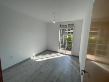 Apartment 2 Bedrooms in Sant Adrià Nord