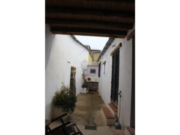 House 4 Bedrooms in Mairena
