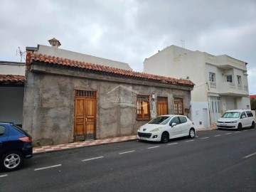 Casa o chalet 6 Habitaciones en La Caleta