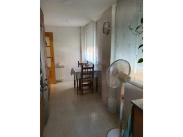 House 4 Bedrooms in Tossal