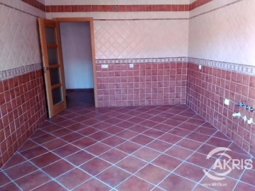 House 3 Bedrooms in Alcabón