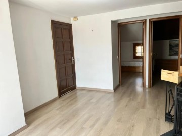 Apartment 3 Bedrooms in Tona