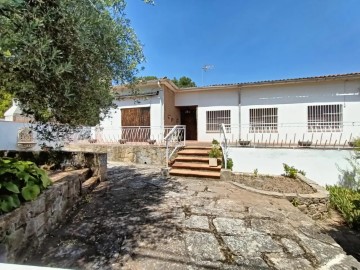 House 5 Bedrooms in Sant Llorenç Savall