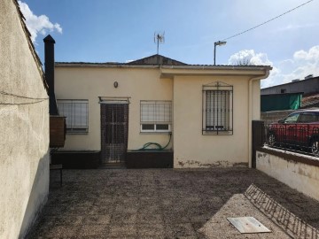 House 2 Bedrooms in Espeja