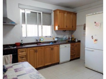 House 6 Bedrooms in Vila