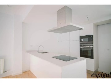 Apartment 3 Bedrooms in Vilablareix