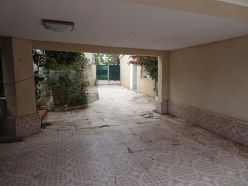 House 4 Bedrooms in Urbanización Valencia la Vella