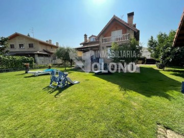 House 5 Bedrooms in Casalarreina