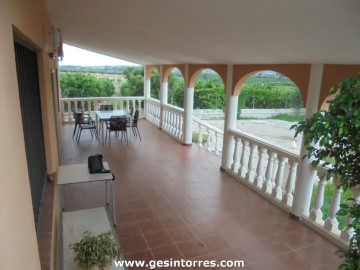 House 3 Bedrooms in Chiva Centro