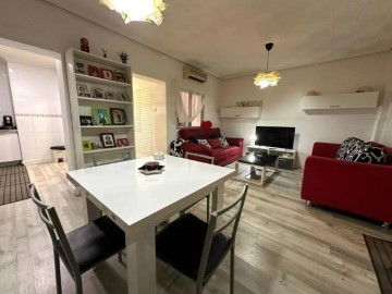 Apartment 2 Bedrooms in Barri de Porta