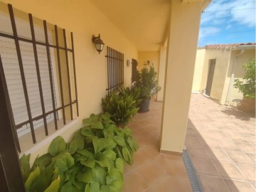 House 3 Bedrooms in Cebolla