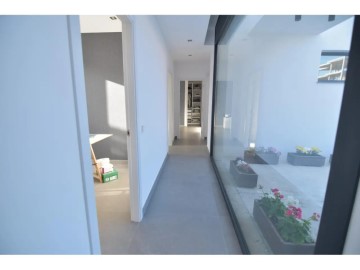 House 5 Bedrooms in L'Aragai - Prat de Vilanova