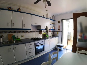 House 4 Bedrooms in Santa María del Águila