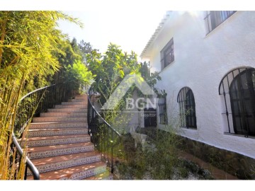 House 6 Bedrooms in Torrent