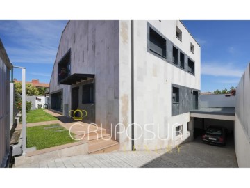 House 6 Bedrooms in Covaresa - Parque Alameda