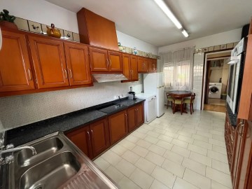 Apartment 5 Bedrooms in Vallés