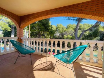 House 6 Bedrooms in Vallpineda-Rocamar