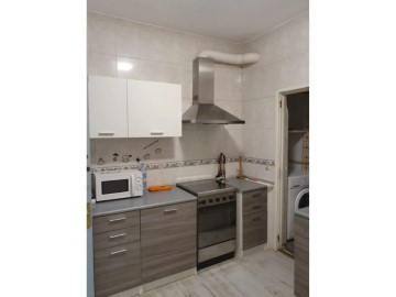 Apartment 4 Bedrooms in Poble Sec