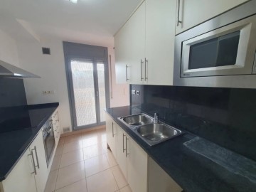 Apartamento 2 Quartos em Santa Clara-Caputxins-Hospital