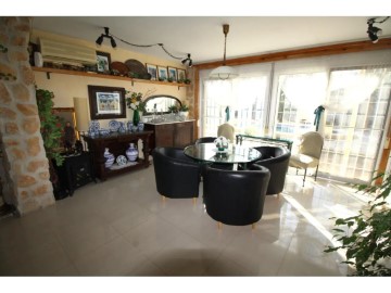 House 6 Bedrooms in Rebolledo