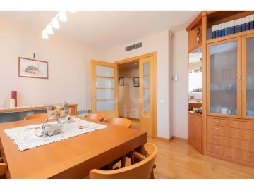 Apartment 3 Bedrooms in Can Pantiquet